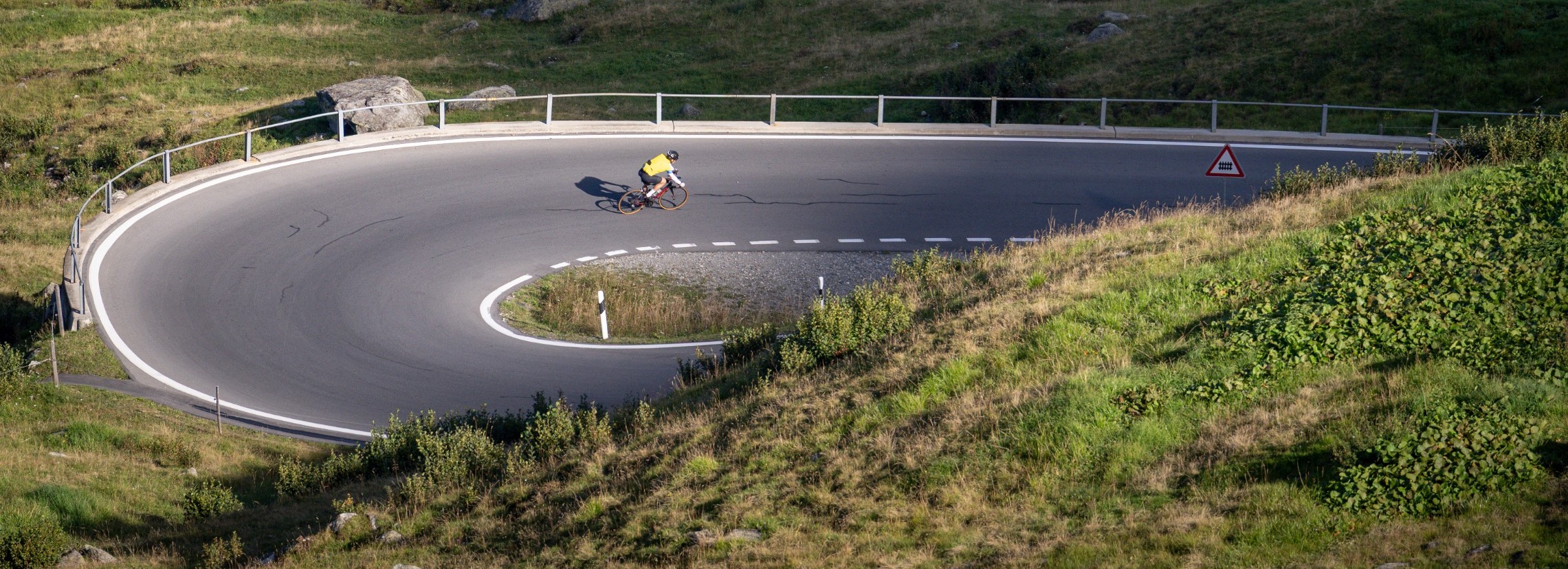 Rennradfahrer:innen unterwegs – Partnerschaft LaceUp und Cycling Unlimited